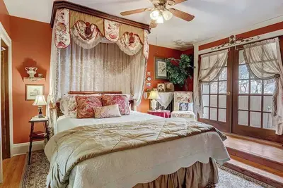 Image de Mollie's 3 Room Suite Queen bed + 2 Twins. 2nd floor