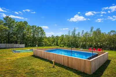 Image de Resort-Style  Pool  Hot Tub  Loft Game Room