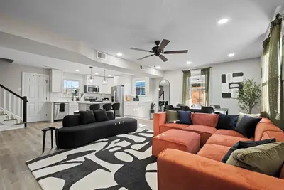 Image de 5br, Steps to Pickleball, Patio Movie Nights, 10 mins from Downtown Richmond