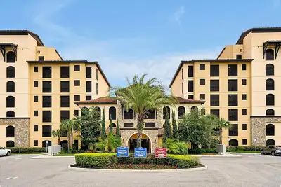 Image de Luxury 2 Bed 3 Bath Lakeview Condo with Beautiful Sunrise Views