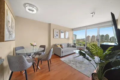 Image de Steps to Rogers Arena - Sleeps 5 - Gym/Pool/Parking - World Cup Central