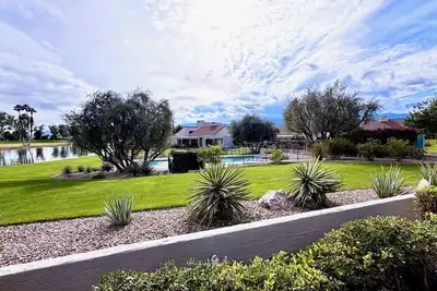 Image de Grande Vista Villa: 3 bed/3 bath Luxury Living; Stunning Lake & Mountain Views | a Greenday property