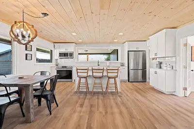 Image de Spacious & Modern Mountain View Cottage