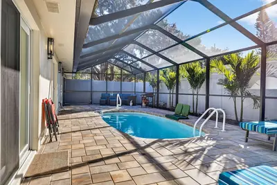 Flora & Flair - 3bd Home|Beach|Heated Pool