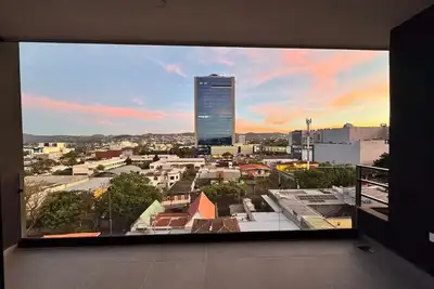 Image de Exclusive location, close to the Mall and main attraction.