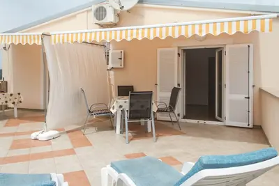 Image de Appartement d'une chambre avec la terrasse et la vue sur le mer Punat, Krk (A-20071-b)