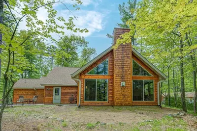 Image de Lakeside Retreat! 3-Bedroom Cabin on Boom Lake with Beach and Dock