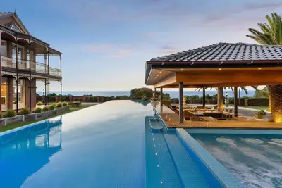 Image de Pelican Clifftop Estate | Magistic views with pool