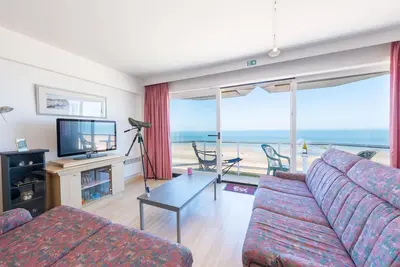 Image de Appartement lumineux avec vue sur la mer