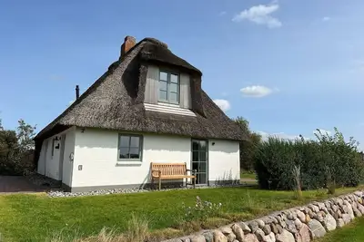 Image de Thatched roof house Deichperle - Reetfachhaus Deichperle