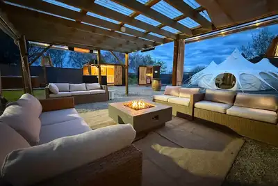 Image de Private Luxury Glamping Retreat with Outdoor Baths & Exclusive Use