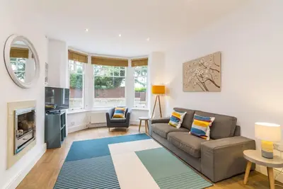 Image de Large 2 bed Flat in Alexandra park with parking