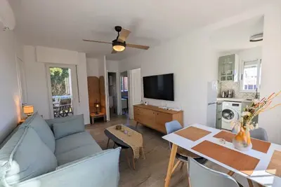 Image de Appartement « R-41 Rénové avec Piscine » avec piscine partagée, Wi-Fi et climatisation
