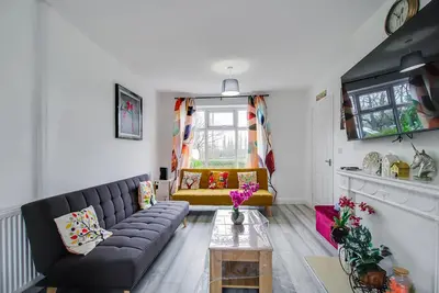Leeds| 2bdr House| Sleeps4