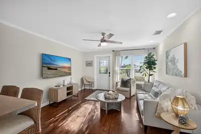 2br Single-Level | Full Kitchen | Waterfront