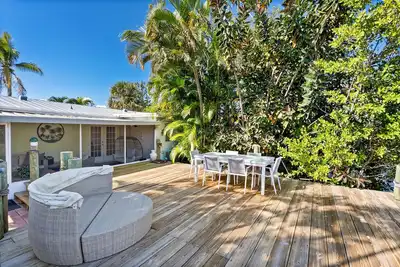 Waterfront 2br | Single-Level | King & Queen Beds