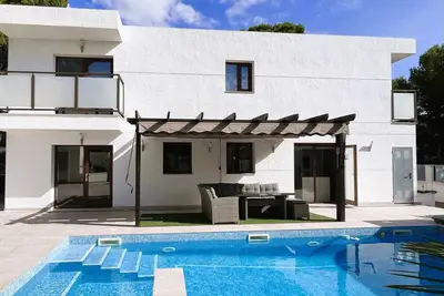 Image de Villa moderne à L'Ametlla de Mar avec piscine et climatisation