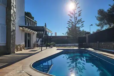 Image de Maison moderne près des criques de Calafat, idéale familles/amitiés