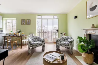 Image de Bright and Spacious 1br Overlooking Hyde Park