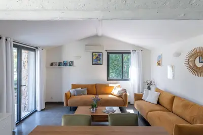 Image de Villa en pierre locale avec piscine privée à 2 minutes de Palombaggia