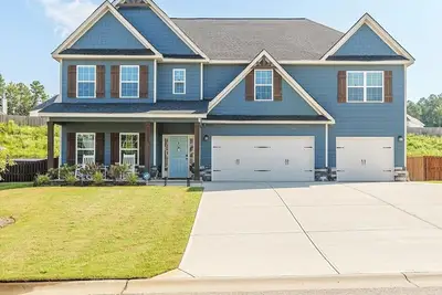 Image de Peaceful spacious 4-bedroom Kid-Friendly 2026 Master's Retreat.