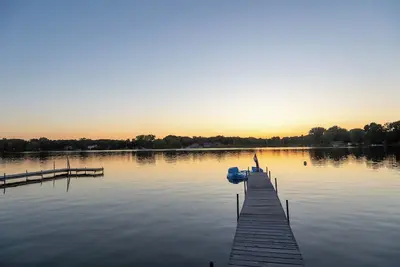 Image de Lakeside Retreat Near Grand Rapids: Private Dock, Kayaks & Sunset Views