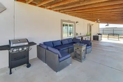 Image de Stargaze & Unwind: Quiet Turpin Gem w/ Fenced Yard