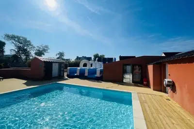 Image de ZEcamping 3 étoiles piscine couverte club enfant mobil-home Tv 30m2