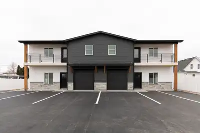 Image de Modern 3-Bedroom Townhouse in the Heart of Shelley - Unit 2