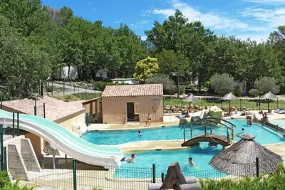 Image de ZEcamping 4* espace aquatique toboggans animaux acceptés tente Tv clim