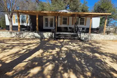 Image de River Run Retreat on Guadalupe river