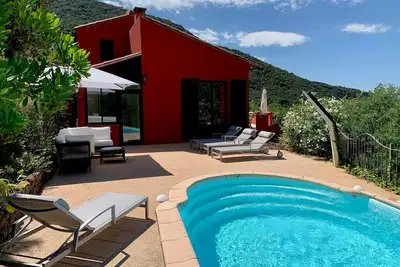 Image de Casa Vermella avec piscine et terrasse