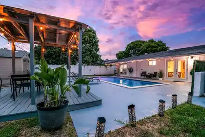 Image de Family-Friendly Oasis with Heated Pool Bbq FirePit