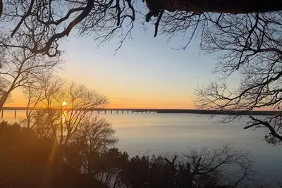 Image de Deck w/ Sunset View: Group Getaway on Lake Whitney