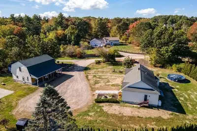 Image de Large Compound close to beach with two homes and pool for large groups!