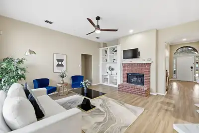 Image de Spacious, Modern 4b Retreat w/ Pool in Frisco
