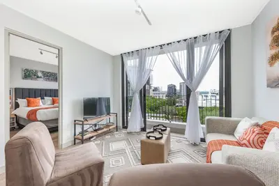 Image de One Rosebank | Rustic Luxe 2br Haven