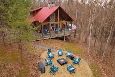 Image de The Storybook House | Hot Tub • Sauna • Theater