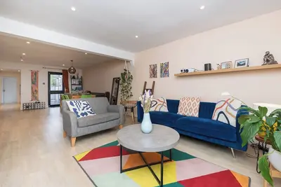 Image de Fabulous family home, close to city centre - Pass the Keys