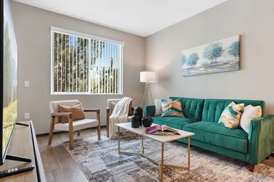 Image de Modern 2br/2ba in Irvine Pool & Gym