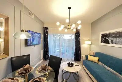 207-S • Luxury King Suite • Universal/Disney Epic