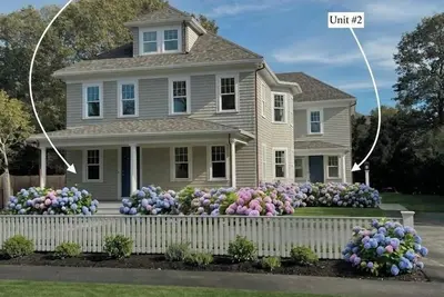 Image de Brand New Charming 3-bedroom townhome right off Main Street, Falmouth!