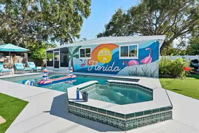 Image de Summer Beach Retreat, Private Pool & Hot Tub, Near Pier 60 Sunset Festival