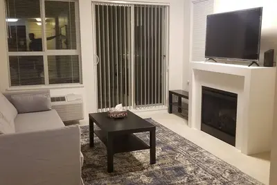 Image de Sunset Drive Resort Style Living