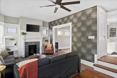 Image de King Suite | Bunk Beds | Fireplace | Sleeps 8