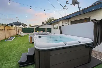 Image de Tempe - Hot Tub/Ping Pong/Fire Pit - Near Old Town