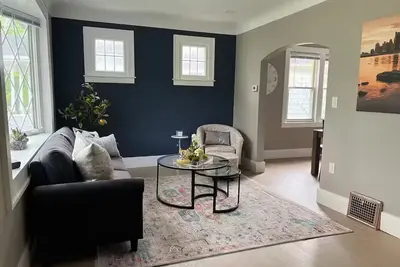 Image de Cute Modern Home with basement