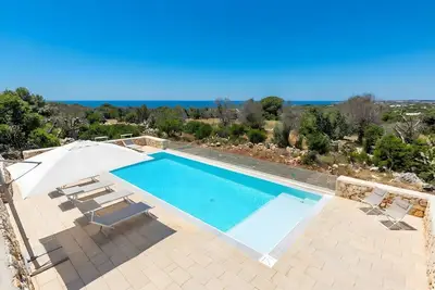 Image de Magnifique propriété avec piscine, vue mer, jardin