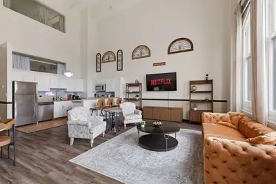 Image de New Downtown Indy 3br Retreat - Sleeps 10+Arcade