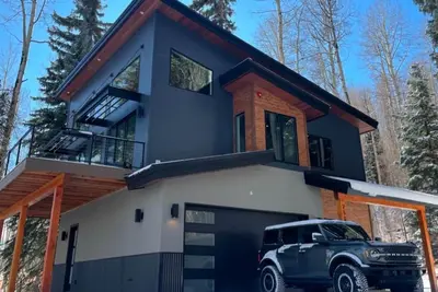 Image de Modern Mountain Cabin Retreat – Peace, Privacy & Stunning Views